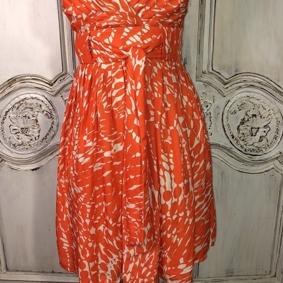 Lauren Conrad Orange and Cream Graphic Strap Front Tie Empire Cut Dress Size 2 - Picture 3 of 14